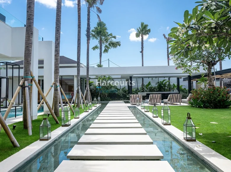 villa de 5 chambres 600 m² Tumbak Bayuh, Indonésie