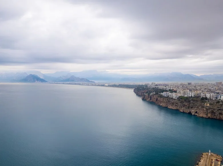 Commercial property 550 m² in Muratpasa, Turkey