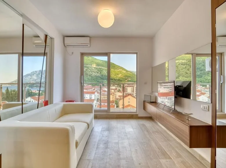 1 bedroom apartment 40 m² in Budva, Montenegro