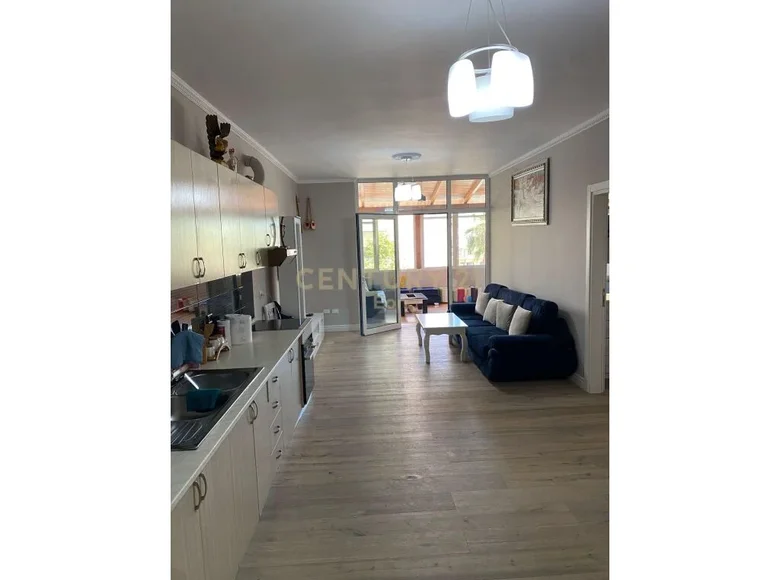 Mieszkanie 3 pokoi 125 m² Bashkia Durres, Albania