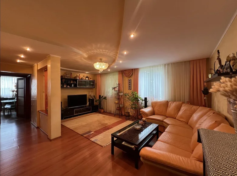 Квартира 3 комнаты 75 м² Барань, Беларусь