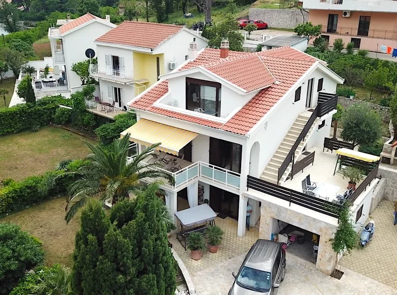 4 bedroom Villa 230 m² Prcanj, Montenegro