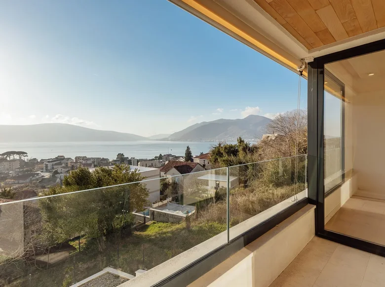 Квартира 4 комнаты 104 м² Donja Lastva, Черногория