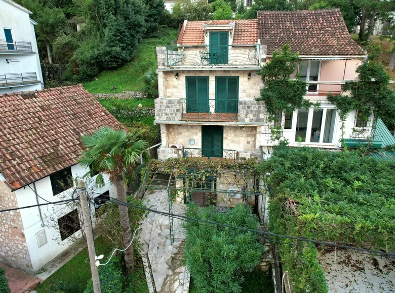 5 bedroom house  Stoliv, Montenegro