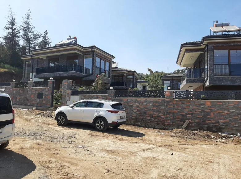 3 bedroom townthouse 200 m² Camyuva, Turkey