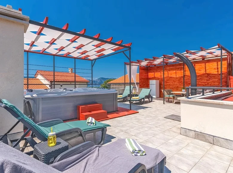 Дом 4 спальни 150 м² Крк, Хорватия