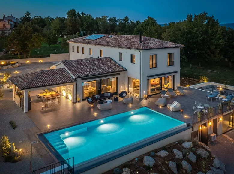 4 bedroom Villa 435 m² Umag, Croatia