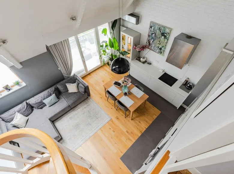 Mieszkanie 4 pokoi 91 m² Warszawa, Polska