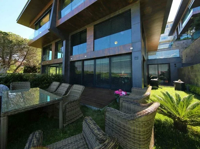 Penthouse 3 bedrooms 235 m² in Marmara Region, Turkey