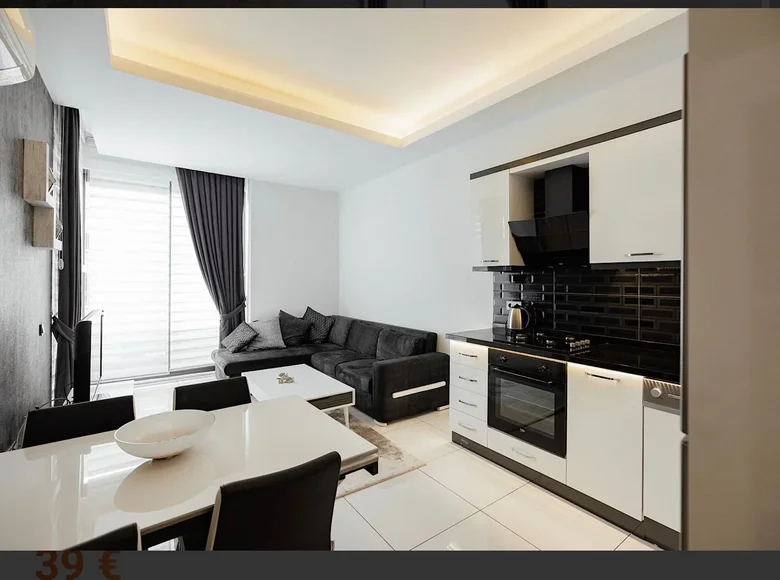 Mieszkanie 2 pokoi 55 m² Alanya, Turcja
