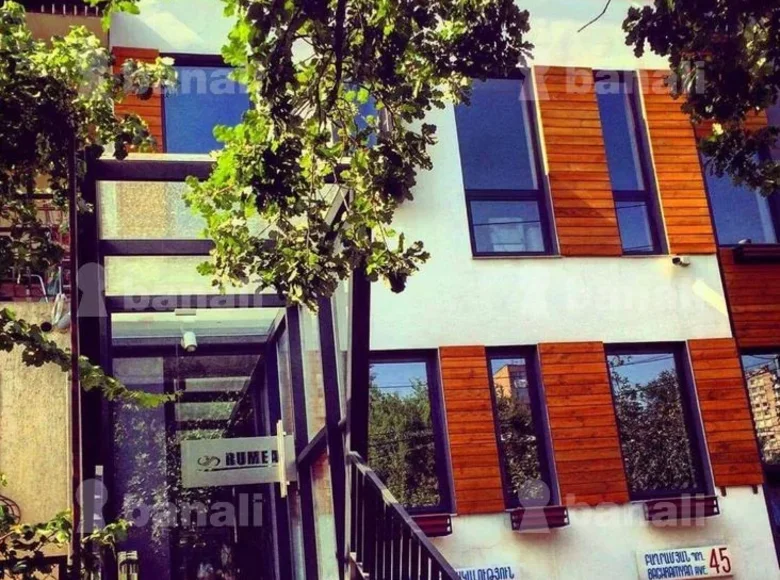 Commercial property 185 m² in Yerevan, Armenia