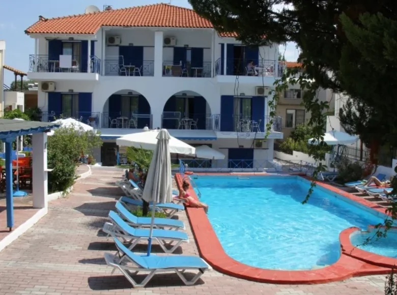 Hotel 1 890 m² in Chaniotis, Greece