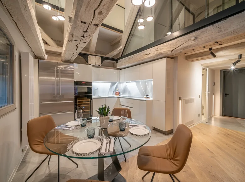 Mieszkanie 4 pokoi 157 m² Ryga, Łotwa