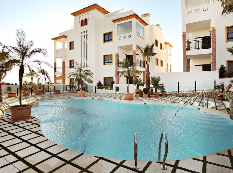 Квартира 3 спальни  Гуардамар, Испания