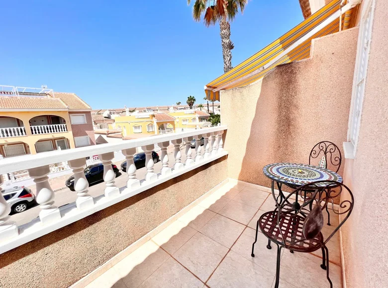 3 bedroom townthouse 102 m² Urbanizacion Dona Pepa, Spain