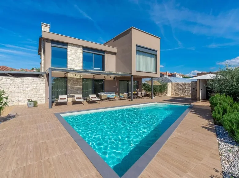 3 bedroom house 262 m² Umag, Croatia