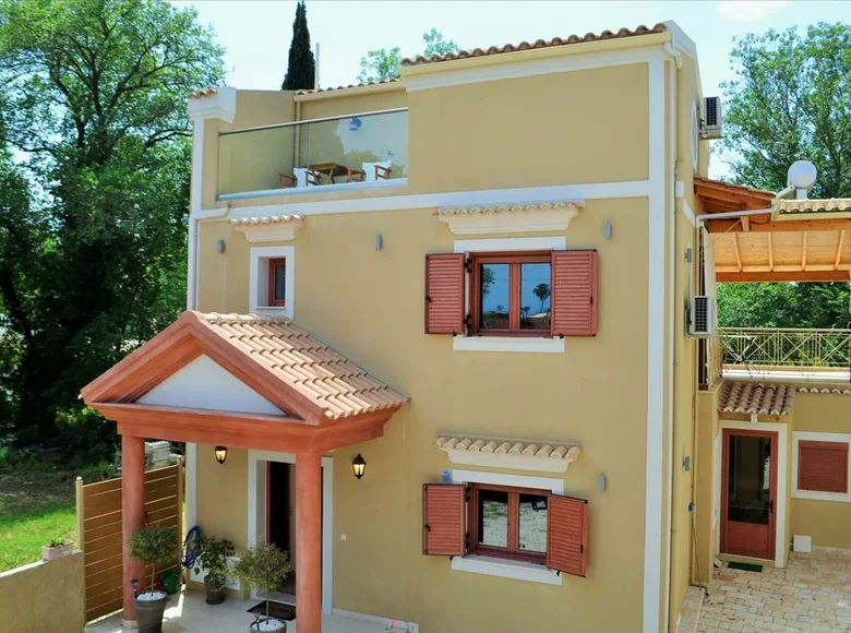 Villa de 4 dormitorios 161 m² Barbati, Grecia