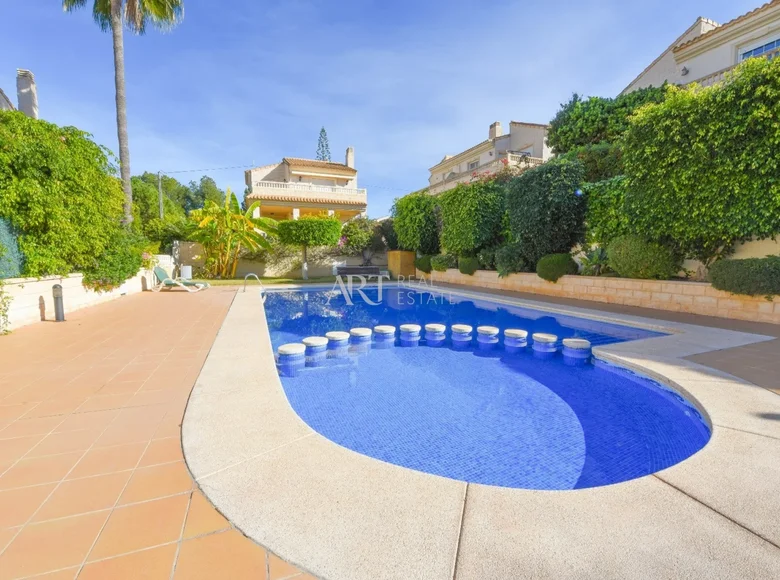 Townhouse 4 bedrooms 311 m² lAlfas del Pi, Spain