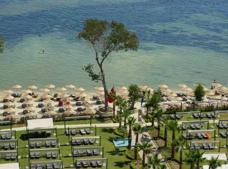 Hotel 35 000 m² in Derekoey, Turkey