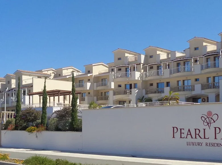 Mieszkanie 2 pokoi 125 m² Pafos, Cypr