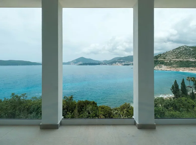 Villa de tres dormitorios 375 m² Przno, Montenegro