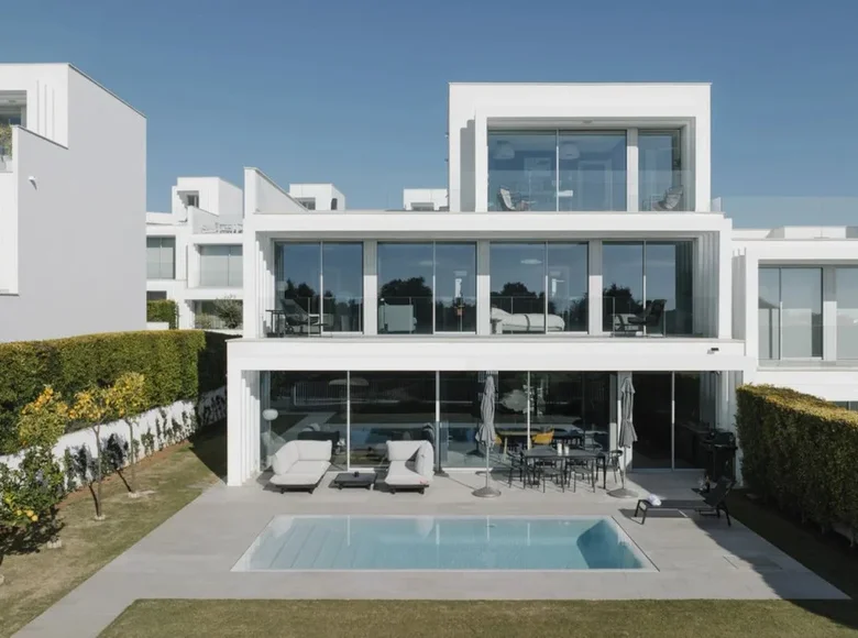 villa de 5 dormitorios 263 m² Málaga, Španjolska