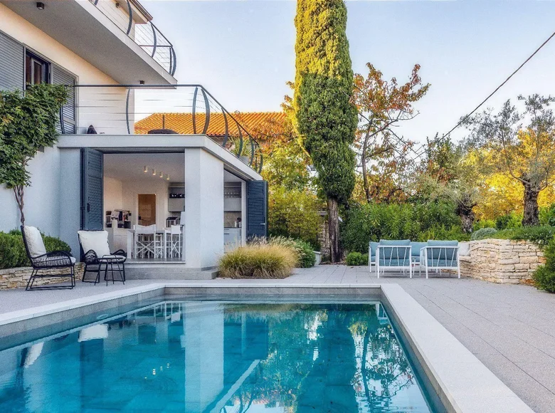 4 bedroom Villa 300 m² Omisalj, Croatia