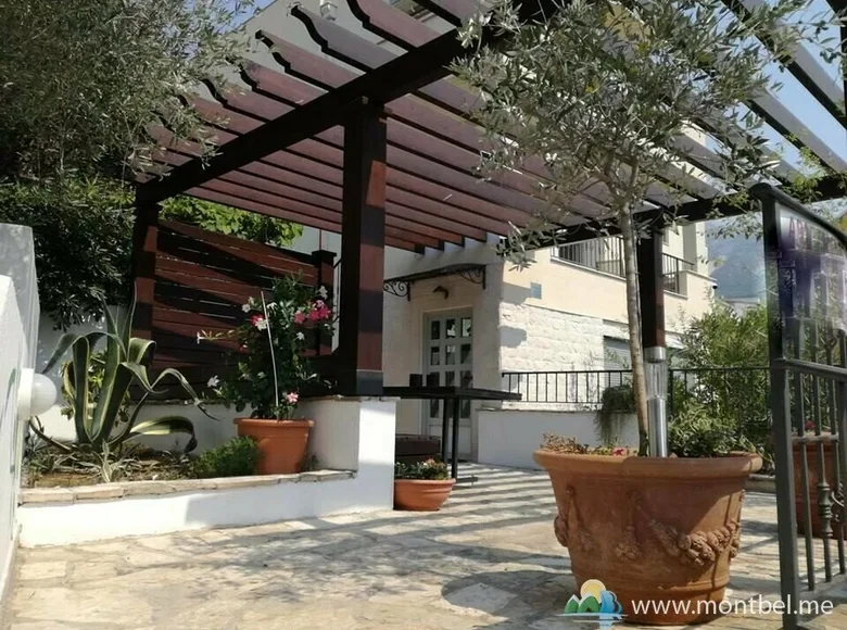 9 bedroom house 330 m² Boreti, Montenegro