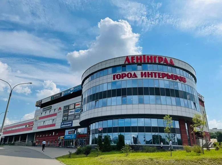 Tienda 877 m² en Minsk, Belarús