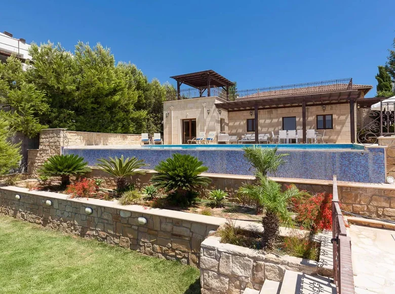 5 bedroom villa 270 m² Kamares, Cyprus