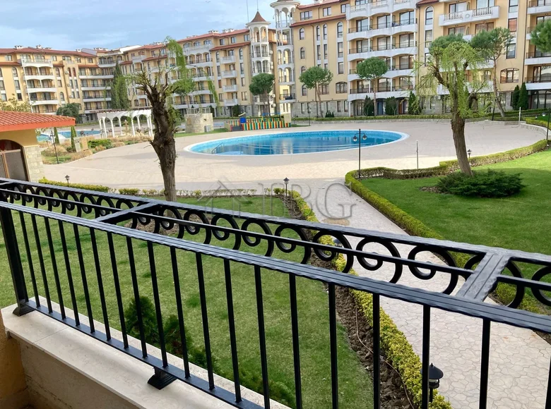 Mieszkanie 3 pokoi 90 m² Nesebyr, Bułgaria