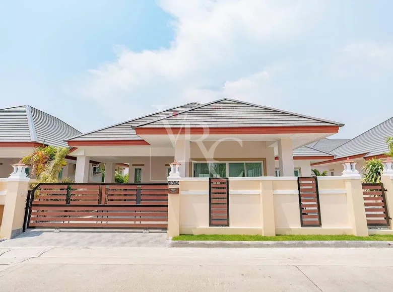 Вилла 5 комнат  Паттайя, Таиланд