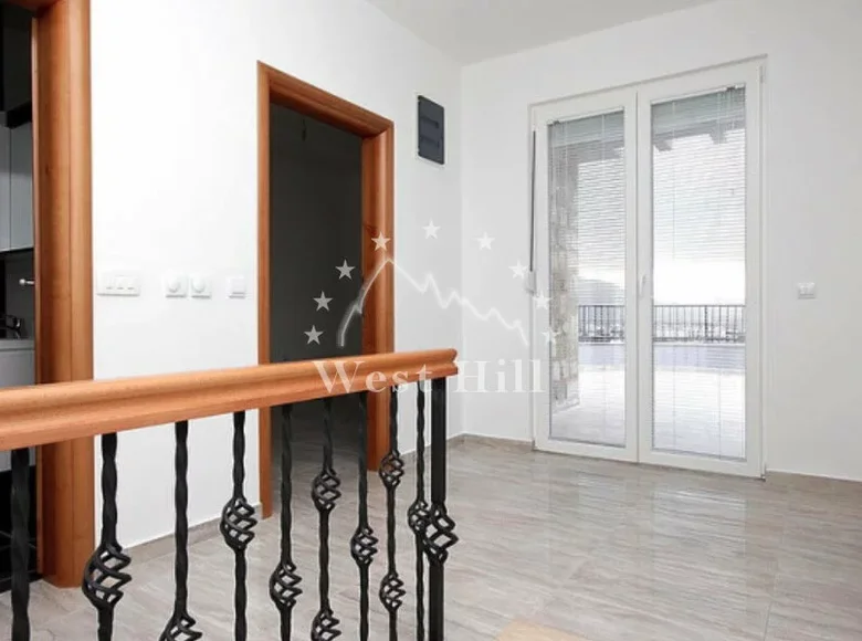 House 320 m² Bar, Montenegro