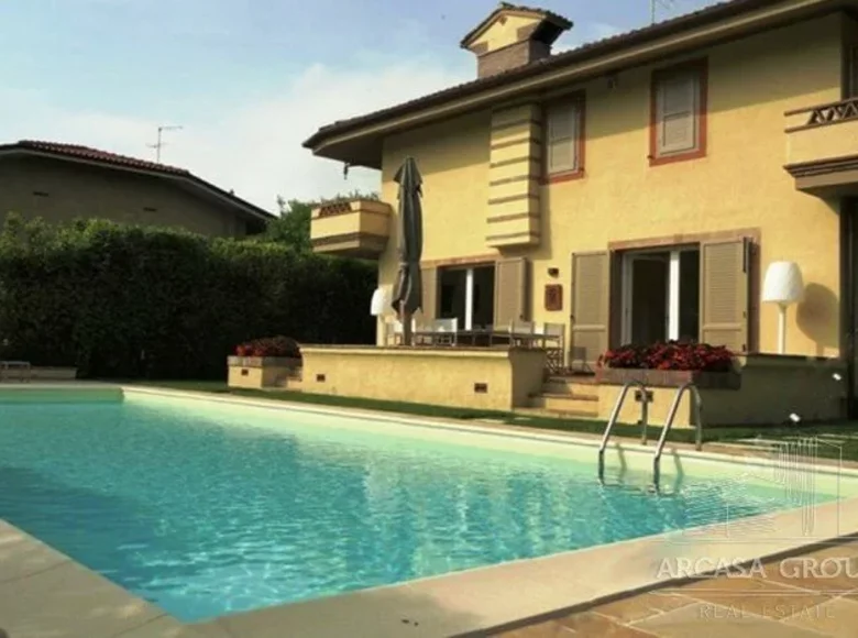 6-Schlafzimmer-Villa 400 m² Forte dei Marmi, Italien