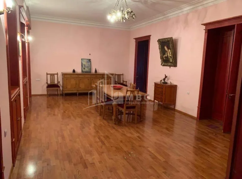Apartamento 4 habitaciones 190 m² Tiflis, Georgia