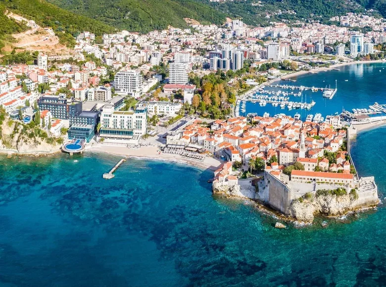Gewerbefläche 1 Schlafzimmer 205 m² in Budva, Montenegro