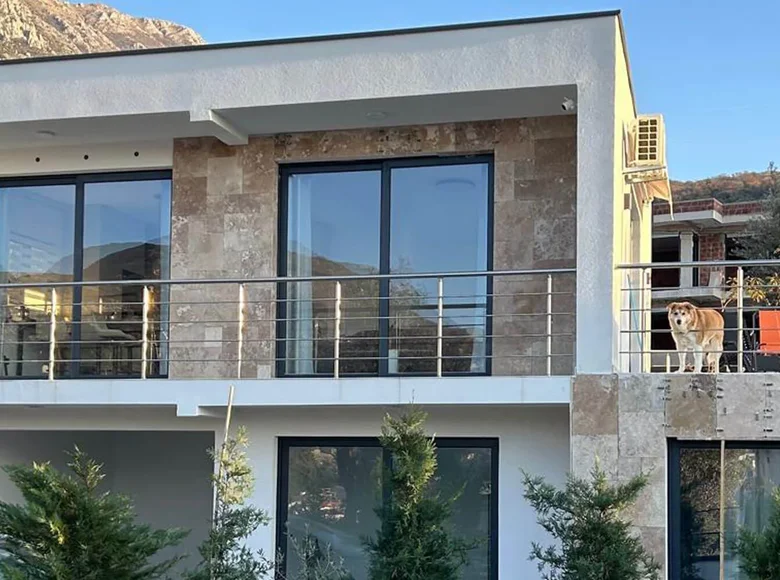 Haus 2 Schlafzimmer 151 m², Montenegro