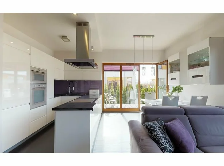 Mieszkanie 5 pokojów 125 m² Nowa Wola, Polska