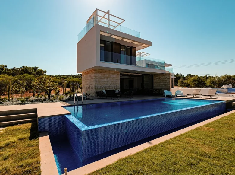 Willa 3 pokoi 151 m² Paralimni, Cypr
