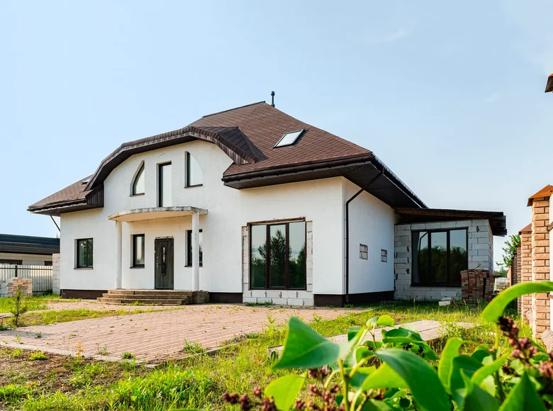 Cottage 4 bedrooms 239 m² Kalodziscanski sielski Saviet, Belarus