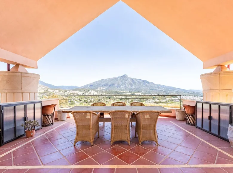5 bedroom apartment 444 m² Marbella, Spain