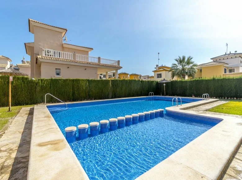 4-Schlafzimmer-Villa 184 m² Dehesa de Campoamor, Spanien