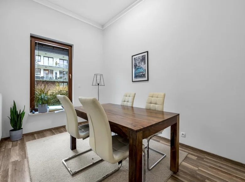 Commercial property 2 rooms 43 m² in Warsaw, Poland