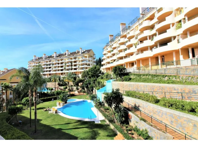 Mieszkanie 2 pokoi 100 m² Marbella, Hiszpania