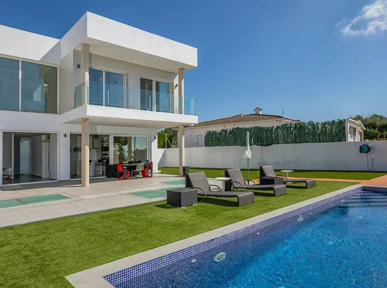 4 bedroom Villa 400 m² Serrabrava, Spain