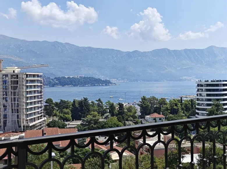 Квартира 4 комнаты 120 м² Будва, Черногория