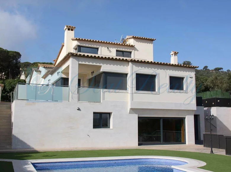 4-Schlafzimmer-Villa 1 200 m² Sant Antoni, Spanien