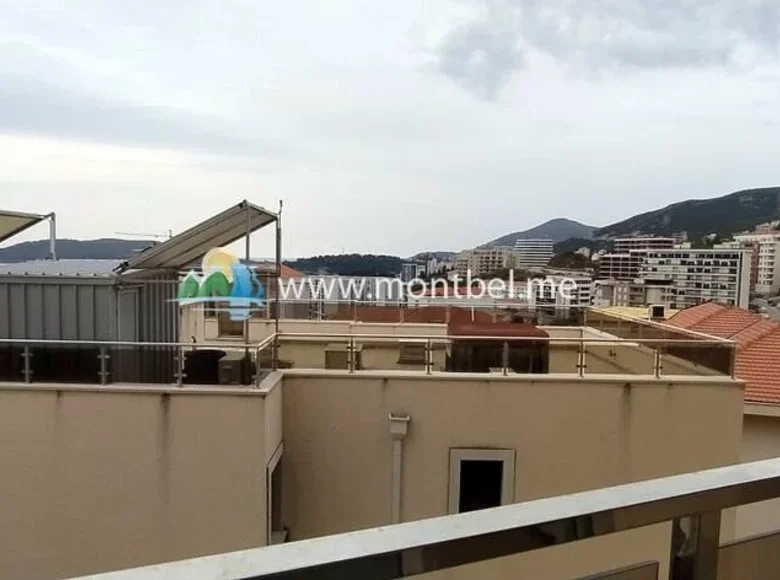 2 bedroom apartment 60 m² Boreti, Montenegro