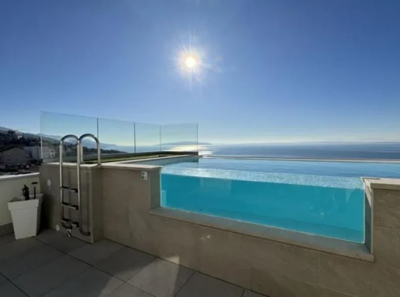 4 bedroom Villa 241 m² Pobri, Croatia