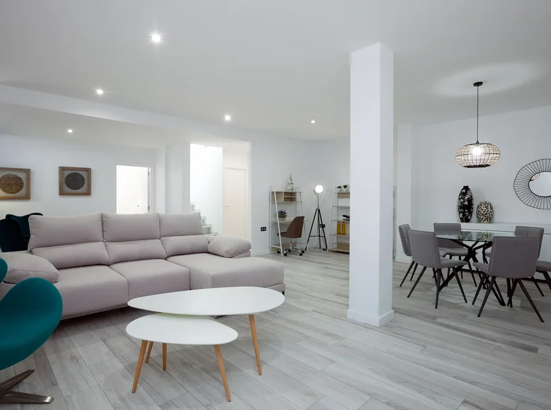 Dom 4 pokoi 260 m² Orihuela, Hiszpania